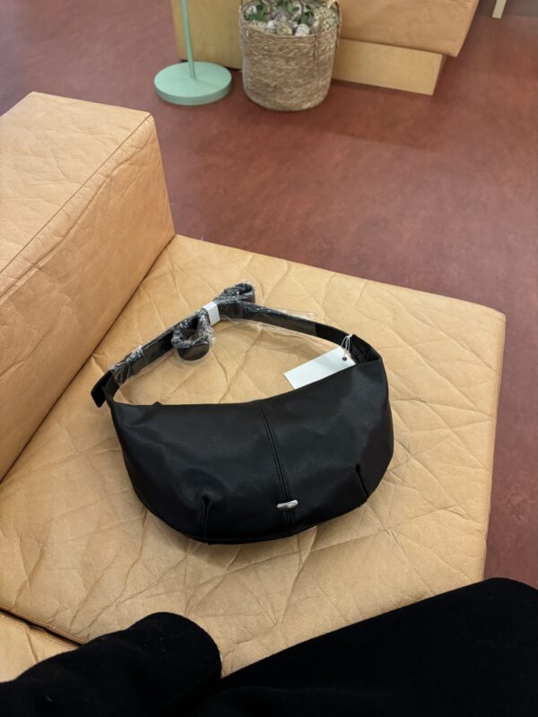 韓國選品系列｜預訂款韓國bucks&leather🇰🇷牛角包銀豆款